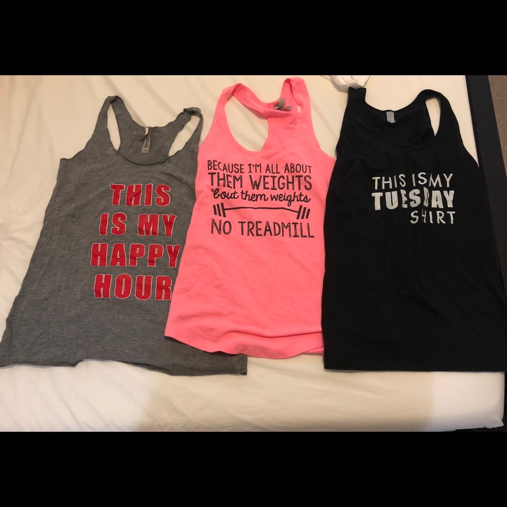 👑 Set of 3 work out shirts, super comfortable 👑